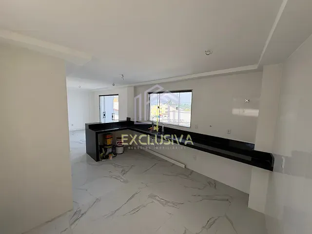 Casa com 300m² 3 quartos e 6 banheiros, à venda, no bairro Jardim Guanabara em Rio de Janeiro