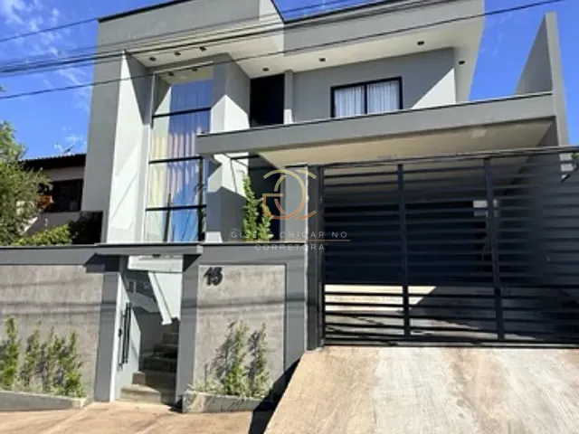 Casa 4 quartos e 3 banheiros, à venda, no bairro Santa Cruz em Valença