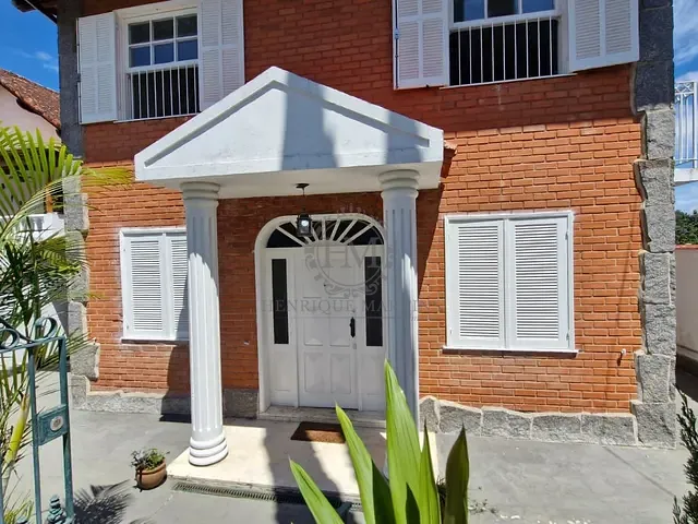 Casa 5 quartos e 4 banheiros, à venda, no bairro Centro em Petrópolis