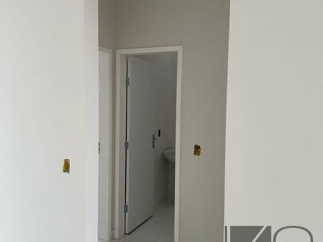 Casa com 125m² 2 quartos e 1 banheiro, à venda, no bairro Conjunto Farid Libos em Londrina