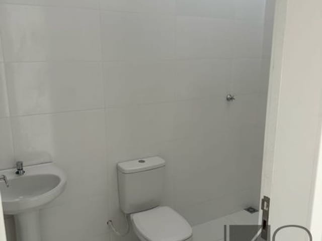 Casa com 125m² 2 quartos e 1 banheiro, à venda, no bairro Conjunto Farid Libos em Londrina