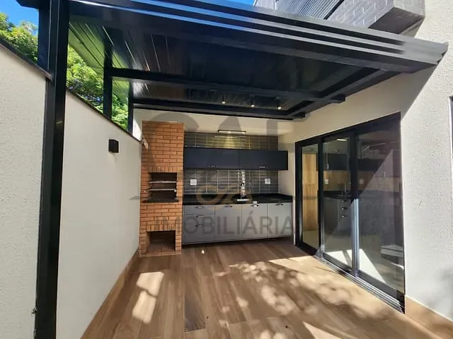 Casa com 115m² 2 quartos e 3 banheiros, à venda, no bairro Villa Girassóis Holambra em Holambra