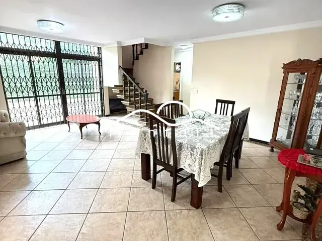 Casa com 221m² 4 quartos e 3 banheiros, à venda, no bairro Vila Santa Cecília em Volta Redonda
