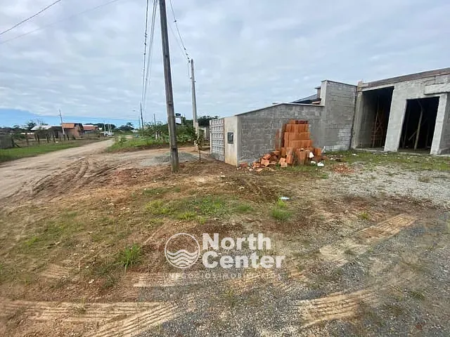 Casa com 198m² 2 quartos e 2 banheiros, à venda, no bairro Salinas em Balneário Barra do Sul