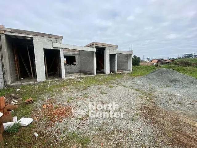 Casa com 198m² 2 quartos e 2 banheiros, à venda, no bairro Salinas em Balneário Barra do Sul