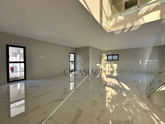Casa com 250m² 4 quartos e 5 banheiros, à venda, no bairro Barra em Balneário Camboriú