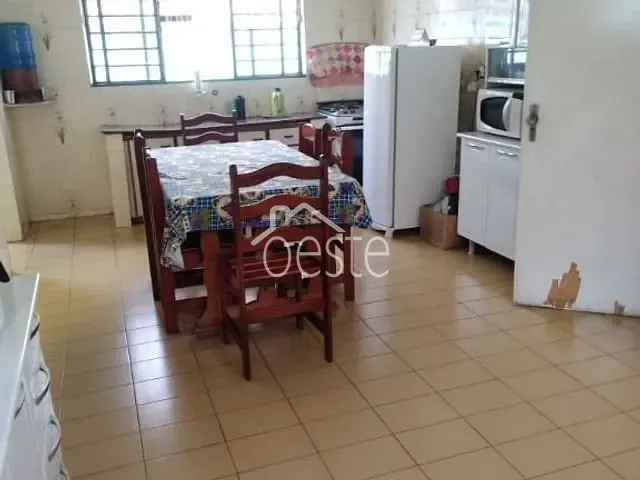 Casa com 250m² 4 quartos e 2 banheiros, à venda, no bairro Jardim São Francisco em Santa Bárbara D'Oeste