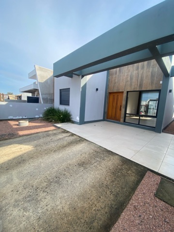 Casa com 200m² 3 quartos e 2 banheiros, à venda, no bairro Jardim dos Lagos em Guaíba