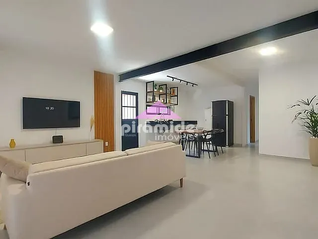 Casa com 250m² 3 quartos e 2 banheiros, à venda, no bairro Bosque dos Eucaliptos em São José dos Campos