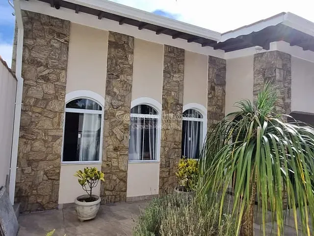 Casa com 640m² 3 quartos e 4 banheiros, à venda, no bairro Jardim Venturini em Jaguariúna