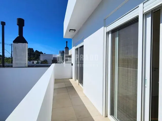Casa com 308m² 3 quartos e 4 banheiros, à venda, no bairro Laranjal em Pelotas