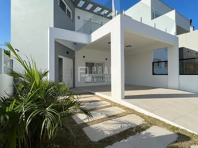 Casa com 308m² 3 quartos e 4 banheiros, à venda, no bairro Laranjal em Pelotas