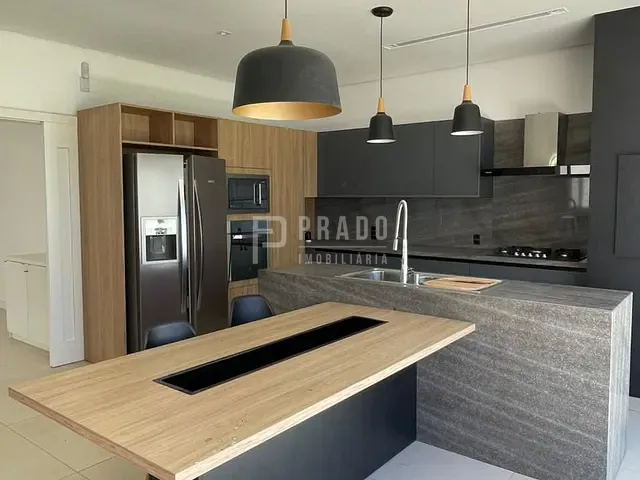 Casa com 308m² 3 quartos e 4 banheiros, à venda, no bairro Laranjal em Pelotas