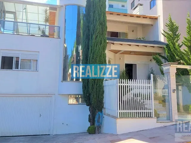 Casa 2 quartos e 2 banheiros, à venda, no bairro centro em Marau