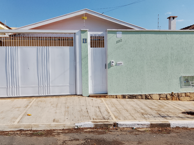 Foto do Casa - Casa grande para alugar - Jd Nova Guaxupé, Guaxupé/MG | Moradia Assessoria Imobiliária