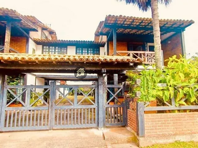 Casa 4 quartos e 3 banheiros, à venda, no bairro Ogiva em Cabo Frio