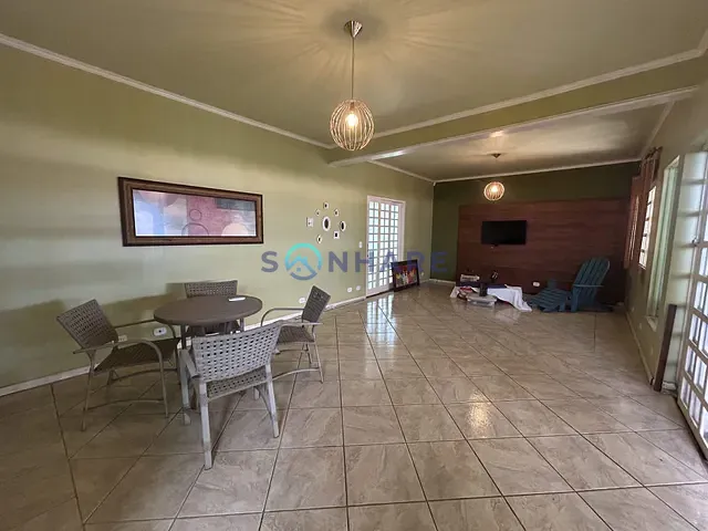 Casa 3 quartos e 5 banheiros, à venda, no bairro Centro em Siqueira Campos