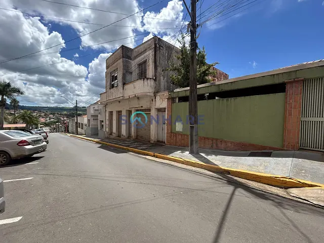 Casa 3 quartos e 5 banheiros, à venda, no bairro Centro em Siqueira Campos