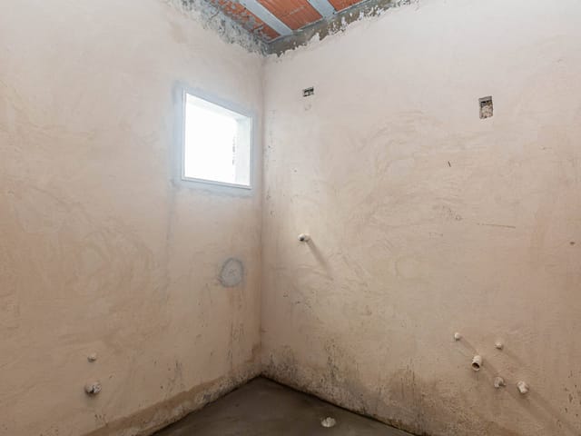 Casa 3 quartos e 4 banheiros, à venda, no bairro Hugo Lange em Curitiba