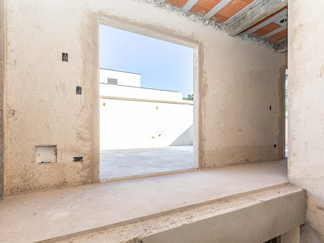 Casa 3 quartos e 4 banheiros, à venda, no bairro Hugo Lange em Curitiba