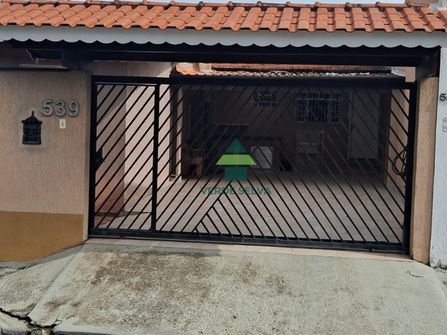 Casa com 200m² 3 quartos e 2 banheiros, para alugar, no bairro Jardim Ipê em Atibaia