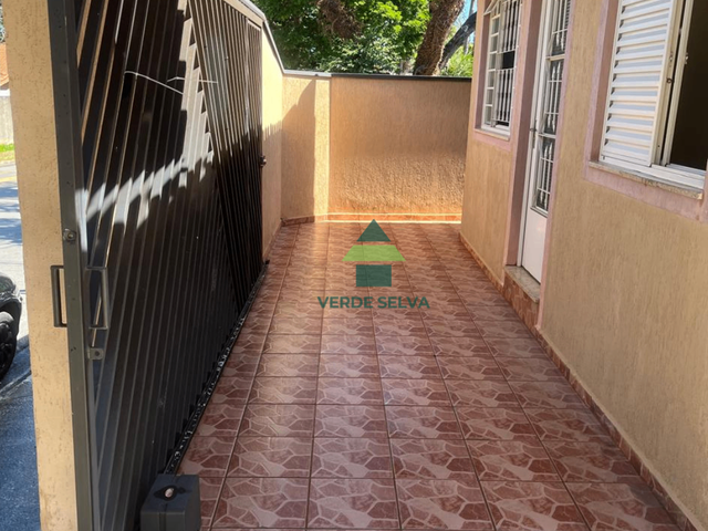 Casa com 200m² 3 quartos e 2 banheiros, para alugar, no bairro Jardim Ipê em Atibaia