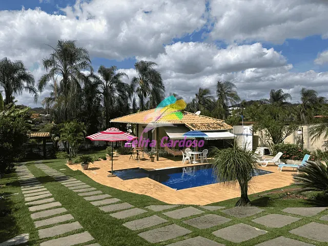 Casa com 1100m² 4 quartos e 4 banheiros, à venda, no bairro Condomínio Aldeias do Lago (Melo Viana) em Esmeraldas