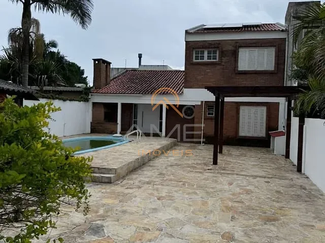Casa com 300m² 2 quartos e 2 banheiros, à venda, no bairro Laranjal em Pelotas