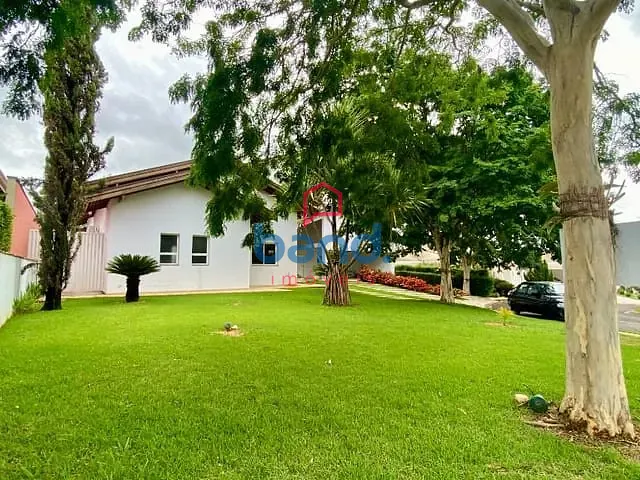 Casa com 1268m² 4 quartos e 3 banheiros, à venda, no bairro Condomínio Portal Bandeirantes em Porto Feliz