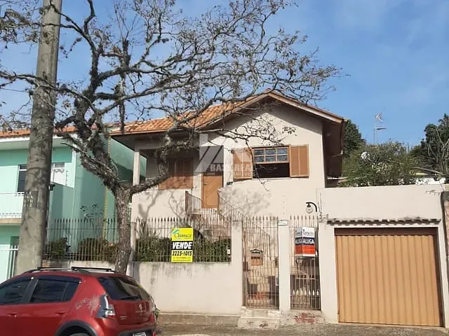 Casa 2 quartos e 2 banheiros, à venda, no bairro Uvaranas em Ponta Grossa