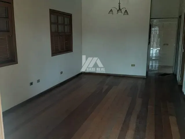 Casa 2 quartos e 2 banheiros, à venda, no bairro Uvaranas em Ponta Grossa
