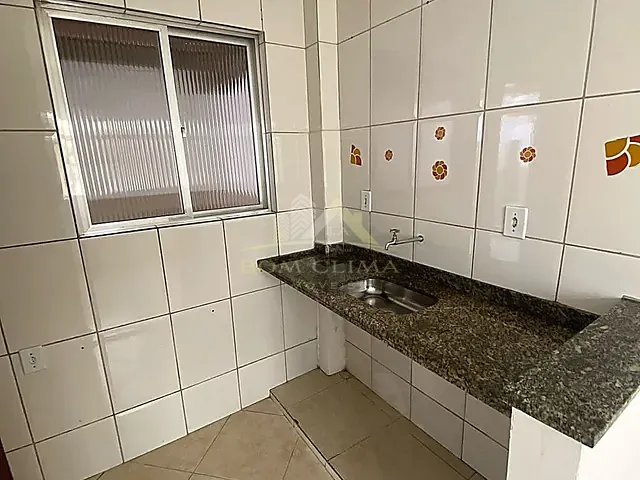 Casa 2 quartos e 2 banheiros, para alugar, no bairro Parque Independência III em Juiz de Fora