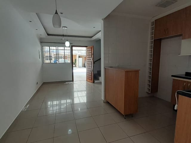 Casa 2 quartos e 3 banheiros, à venda, no bairro Vila Ré em São Paulo