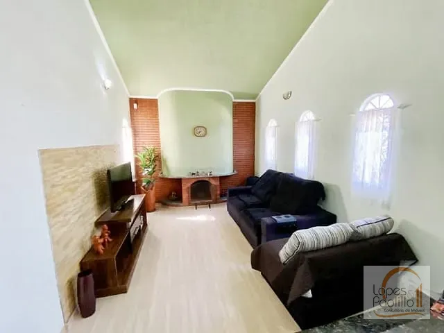 Casa com 492m² 3 quartos e 2 banheiros, à venda, no bairro Jardim Alvinópolis em Atibaia