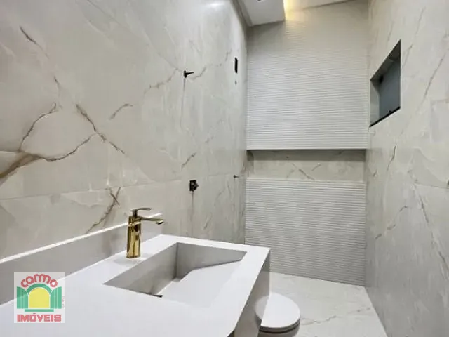 Casa com 300m² 3 quartos e 3 banheiros, à venda, no bairro Parque Brasília 2ª Etapa em Anápolis