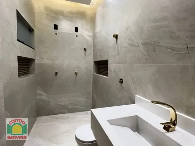 Casa com 300m² 3 quartos e 3 banheiros, à venda, no bairro Parque Brasília 2ª Etapa em Anápolis