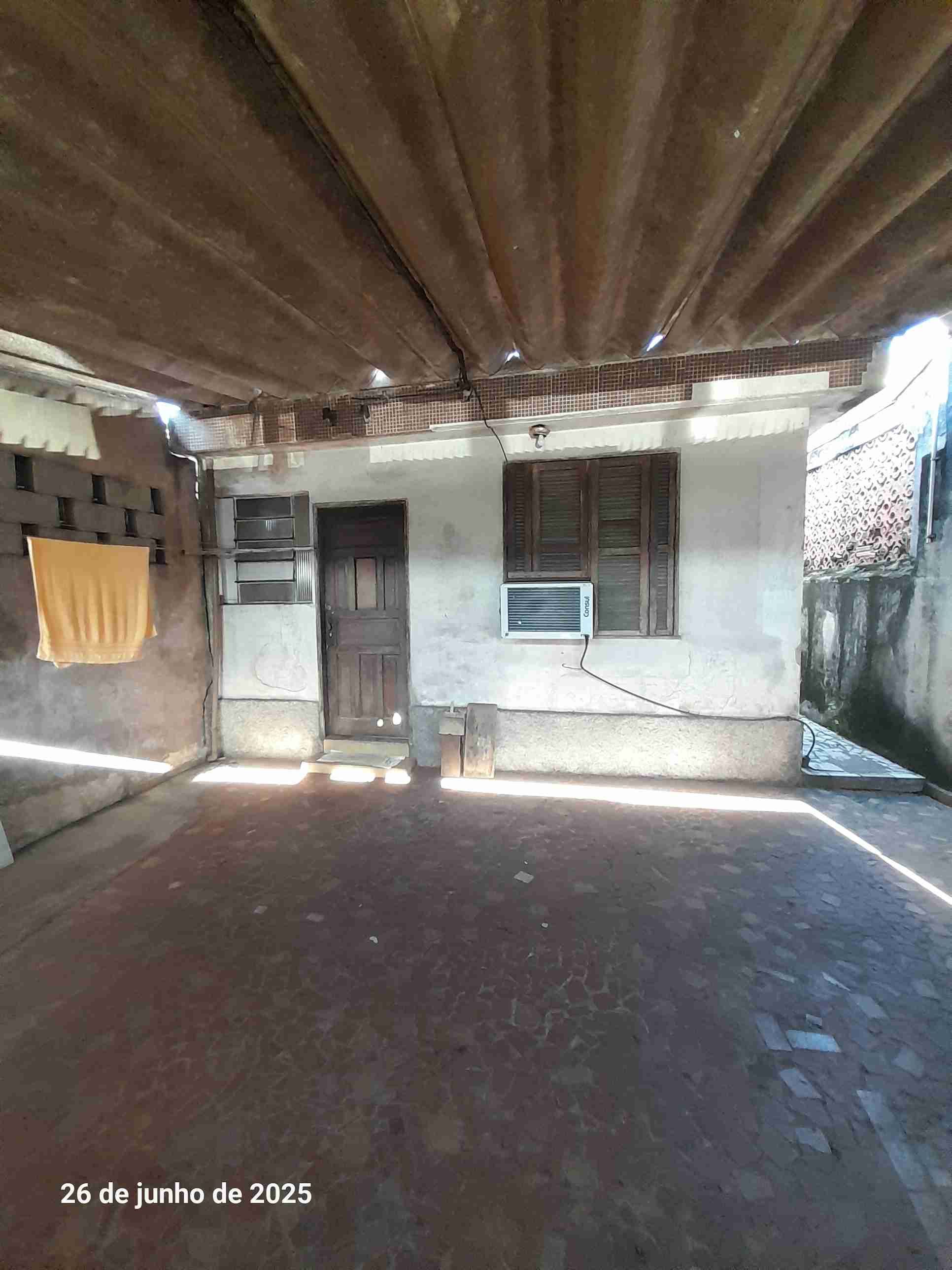 Casa à venda com 2 quartos, 120m² - Foto 2
