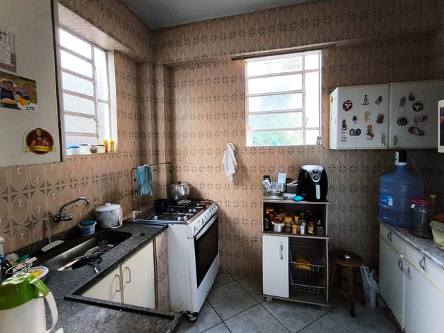 Casa com 424m² 3 quartos e 2 banheiros, à venda, no bairro Centro em Governador Valadares