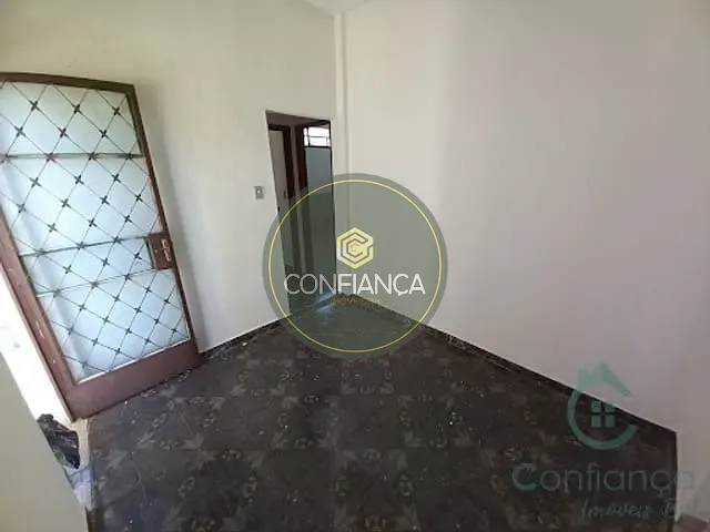 Casa 2 quartos e 1 banheiro, para alugar, no bairro Goiânia em Belo Horizonte