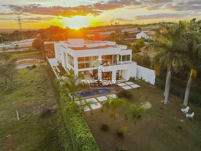 Casa com 800m² 5 quartos e 8 banheiros, para alugar, no bairro Setor de Habitações Individuais Norte em Brasília