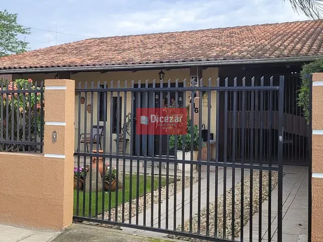 Casa com 324m² 4 quartos e 2 banheiros, à venda, no bairro centro em Penha