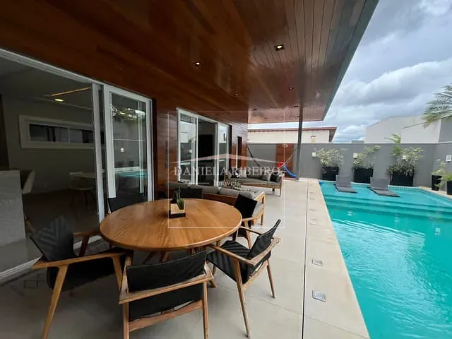 Casa com 501m² 4 quartos e 6 banheiros, à venda, no bairro Recanto do Salto em Londrina