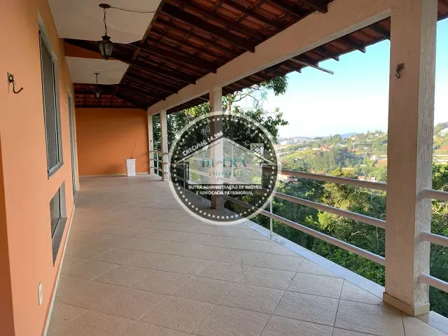 Casa 3 quartos e 5 banheiros, para alugar, no bairro Parque Jardim da Serra em Juiz de Fora