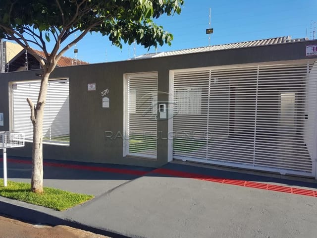 Casa com 250m² 3 quartos e 2 banheiros, à venda, no bairro Universitário em Londrina