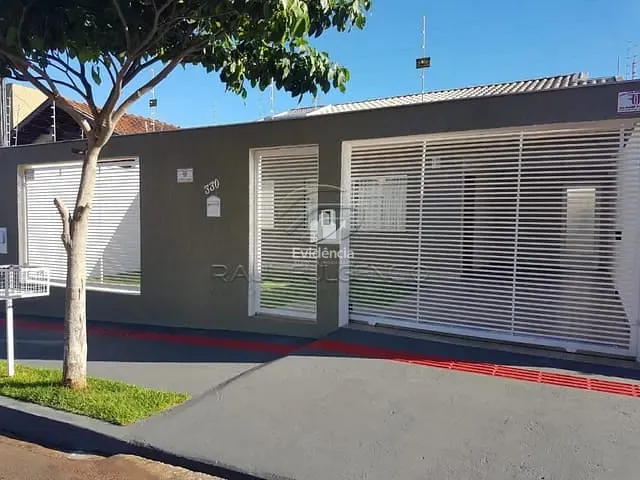 Casa com 250m² 3 quartos e 2 banheiros, à venda, no bairro Universitário em Londrina