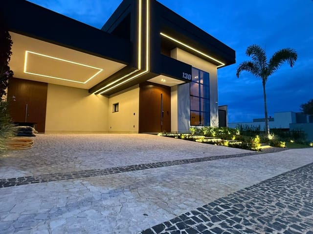 Alto padrão: Térrea mobiliada com 4 suítes e automação Alexa