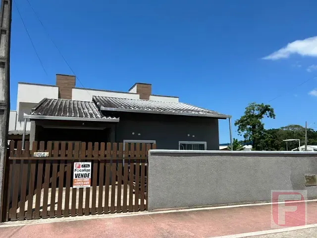 Casa 3 quartos e 2 banheiros, à venda, no bairro Centro em Itapoá
