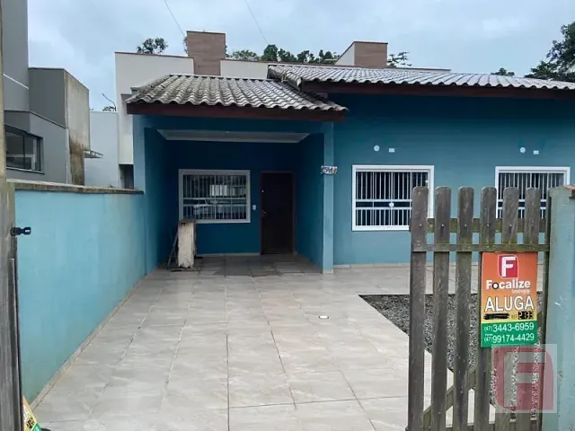 Casa 3 quartos e 2 banheiros, à venda, no bairro Centro em Itapoá