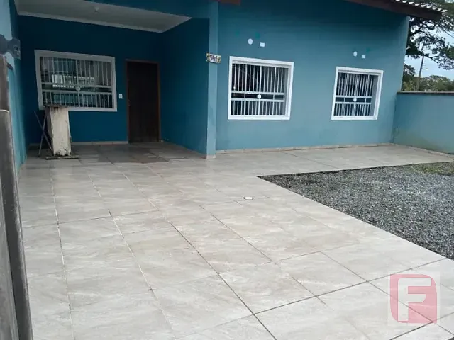 Casa 3 quartos e 2 banheiros, à venda, no bairro Centro em Itapoá