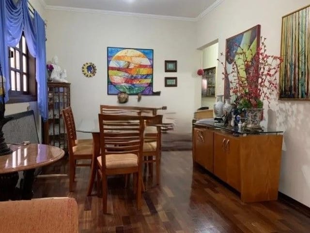 Casa com 250m² 3 quartos e 1 banheiro, à venda, no bairro Urbanova em São José dos Campos